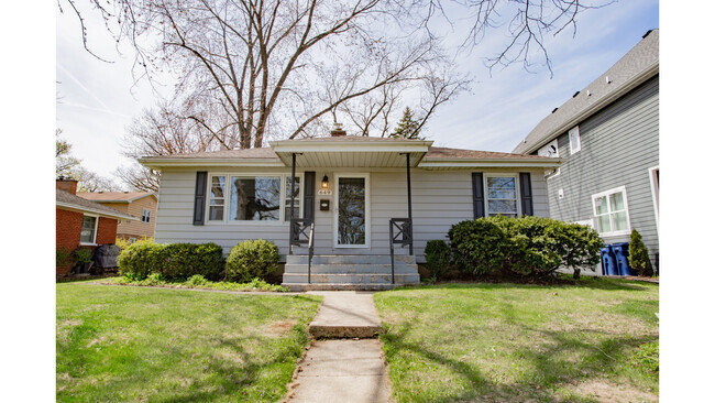 Building Photo - 649 S Main St Rental