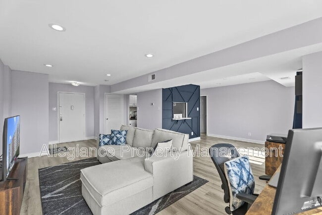 Photo - 5340 Holmes Run Pkwy