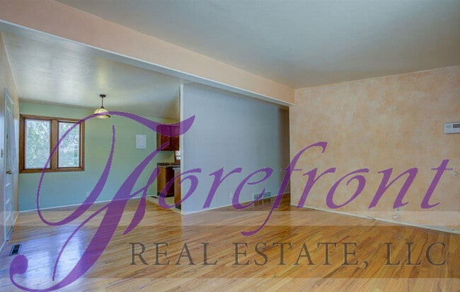 Photo - 2045 Laramie Ave