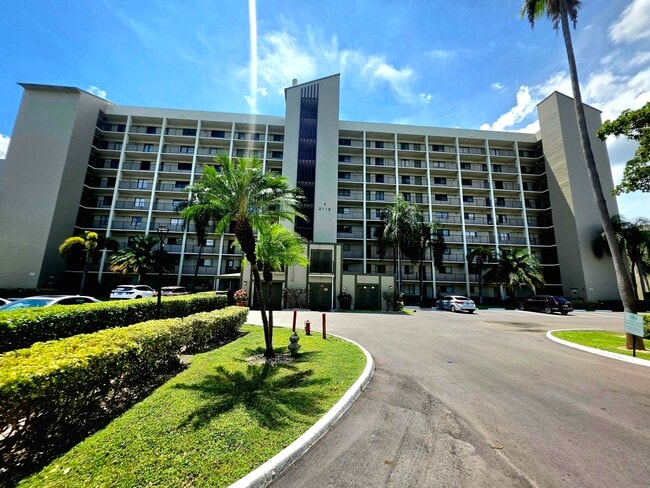 Photo - 2112 S Cypress Bend Dr Unit 707