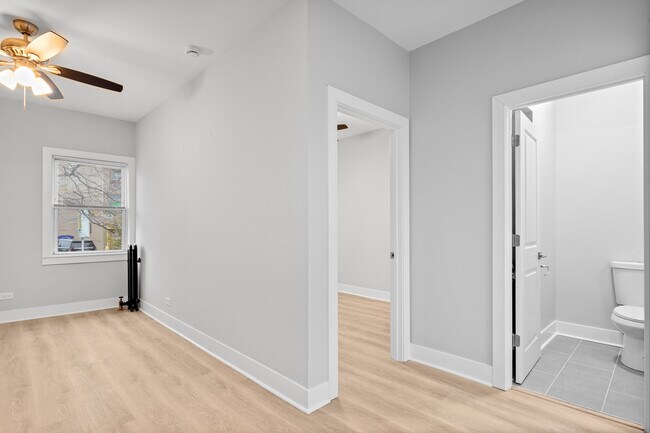 Photo - 7600 N Sheridan Rd Unit 107