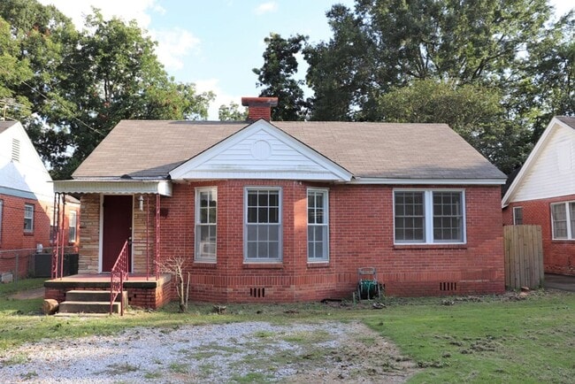 Building Photo - 2- Bedroom Bungalow Beauty Rental