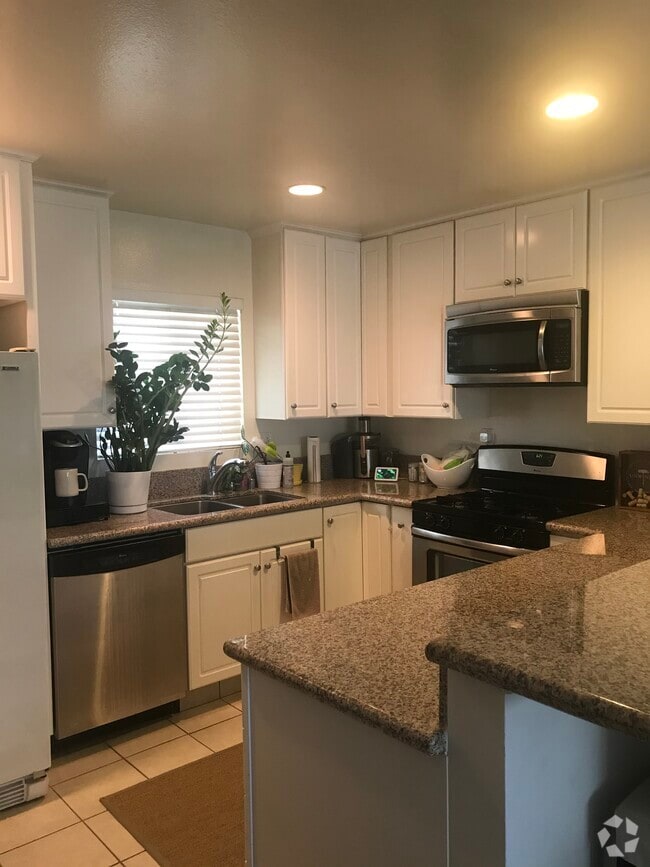 Building Photo - 17071 Sims Ln Rental