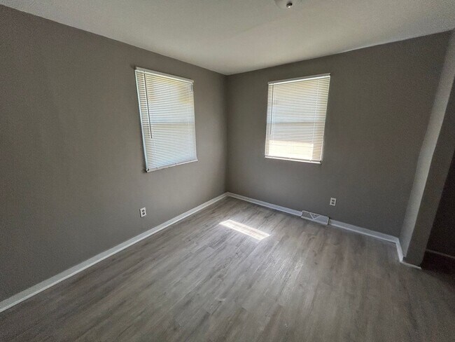 Photo - 3 Bed, 2 Bath House!