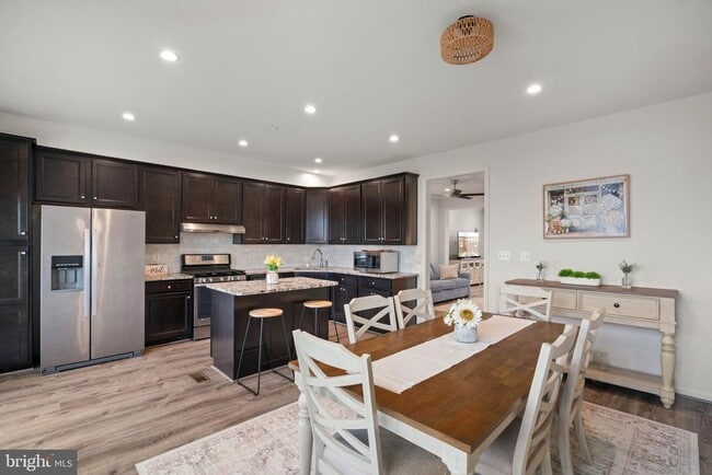 Photo - 15981 Marsh Pl