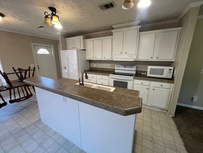 Photo - 3 Bedroom 2 Bath home on 1 acre in Wellborn