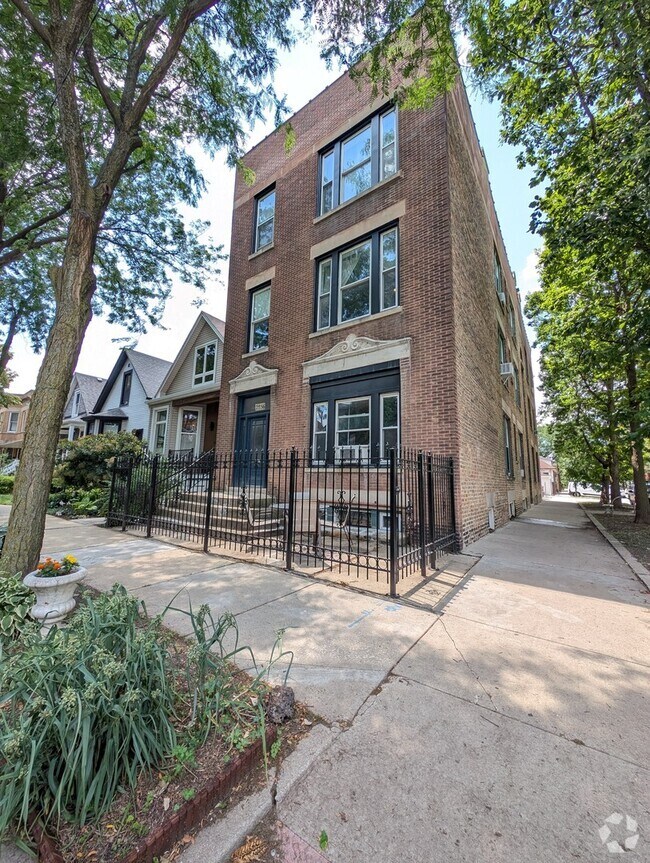 Building Photo - 2611 W George St Unit 2R Rental