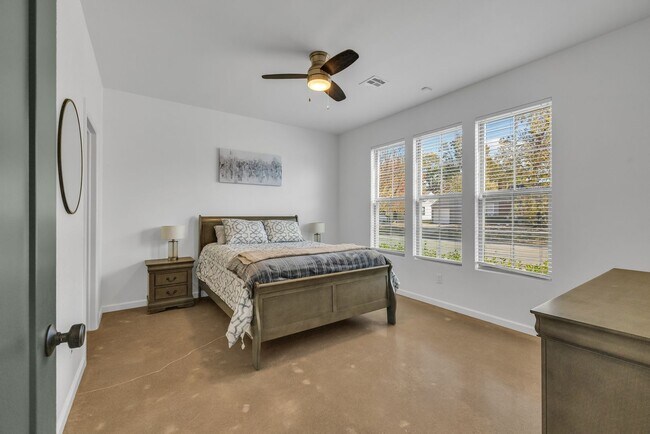 Photo - P.57 Kode Properties, LLC 1240-1242 Unit 1242