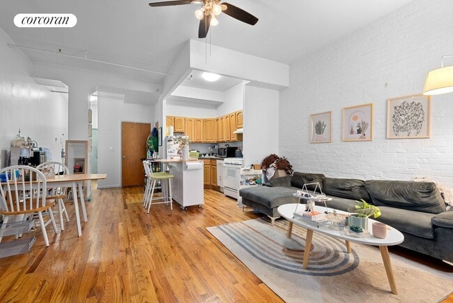 Photo - 694 Metropolitan Ave