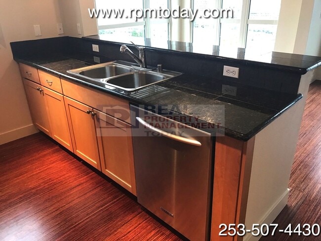 Photo - Incredible 5th Floor 2 Bedroom Condo with AMAZING Views!