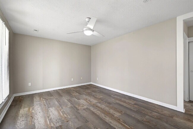 Photo - 2831 Hyannis Dr