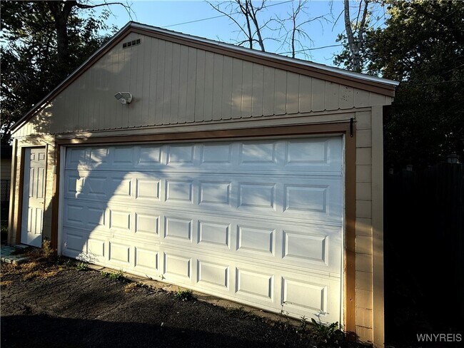 Photo - 161 Pullman Ave