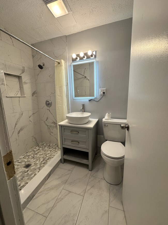 Photo - 624 Hyde Park Ave Unit A1