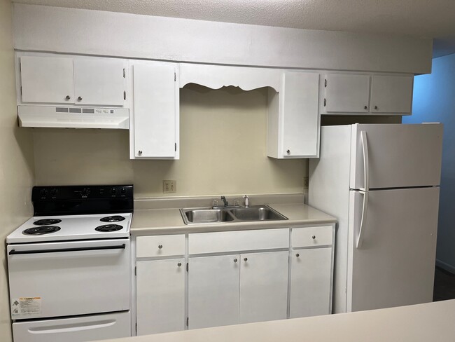 Building Photo - 25 6th St Unit D Rental