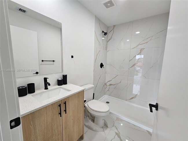 Photo - 215 NW 13th Pl