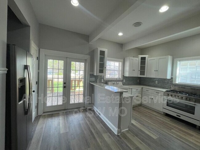 Photo - 1348 N Summit Ave Unit A