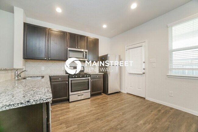 Photo - 4 Bedroom Pet-Friendly Home in HUMBLE, TX with Main Street Renewal