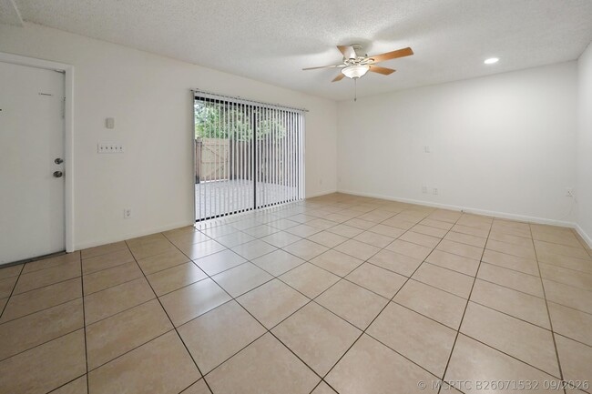 Photo - 237 Alemeda Dr