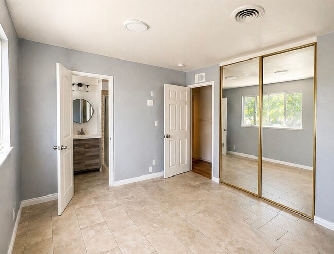 Photo - 43826 Adler Ave