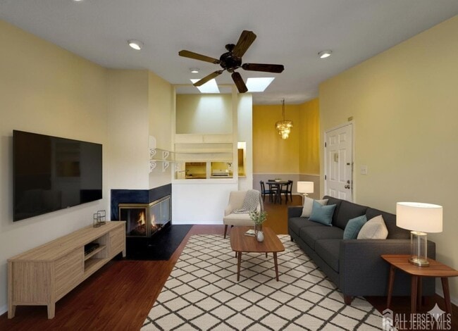 Photo - 479 Danbury Ln