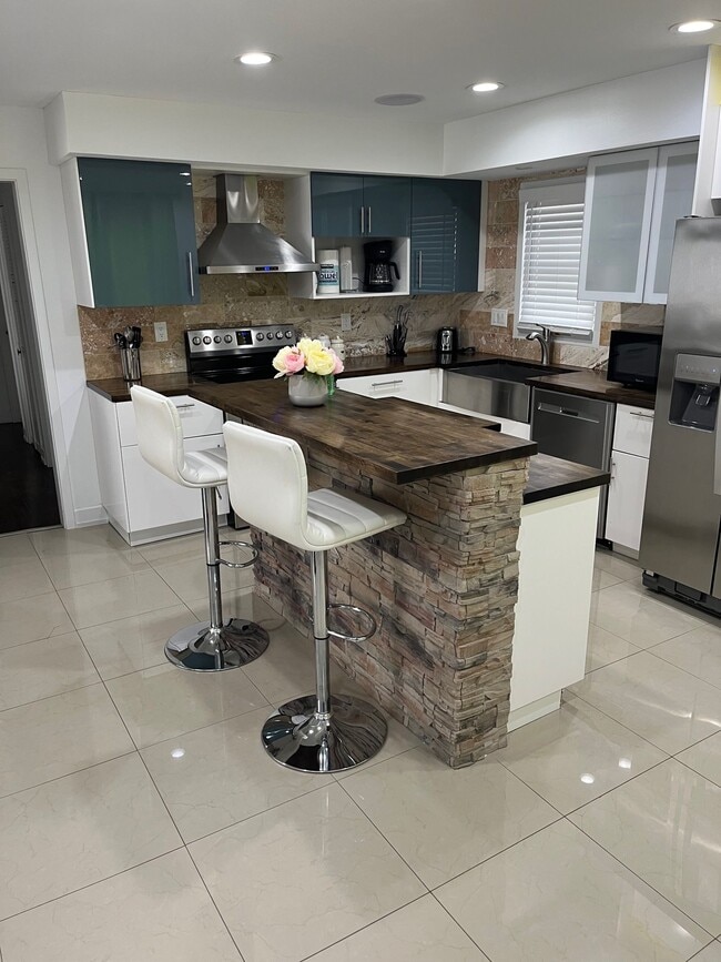 Photo - 115 16th St NE