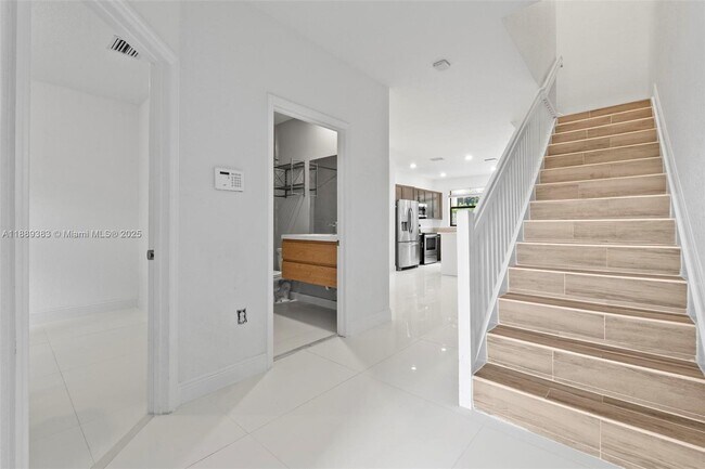 Photo - 20628 NE 7th Pl