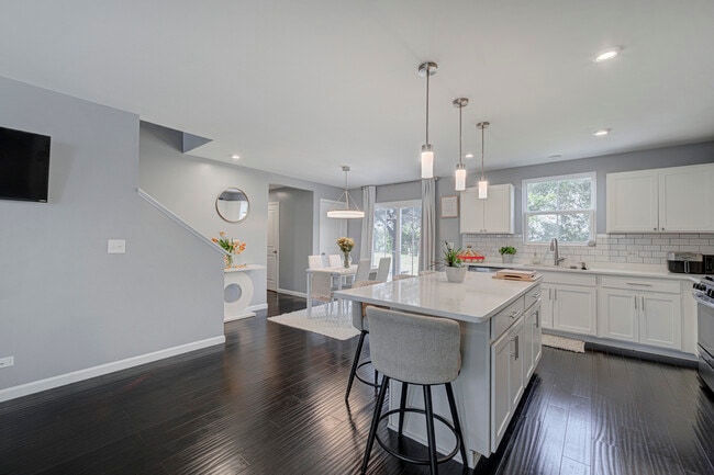 Photo - 3323 Caledonia Drive