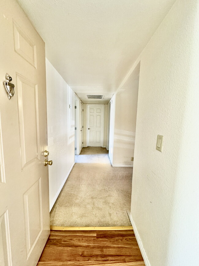 Photo - Lovely 2 Bed, 2 Bath Upstairs Condo for Rent in Guard Gated Community! Unidad #222