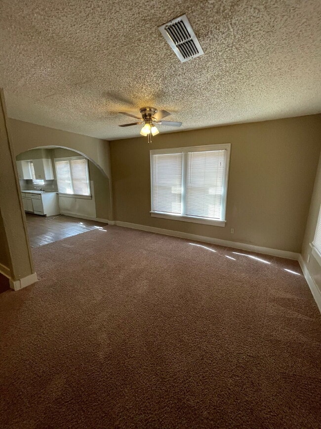 Photo - Beautiful House Located Minutes from Tech ...