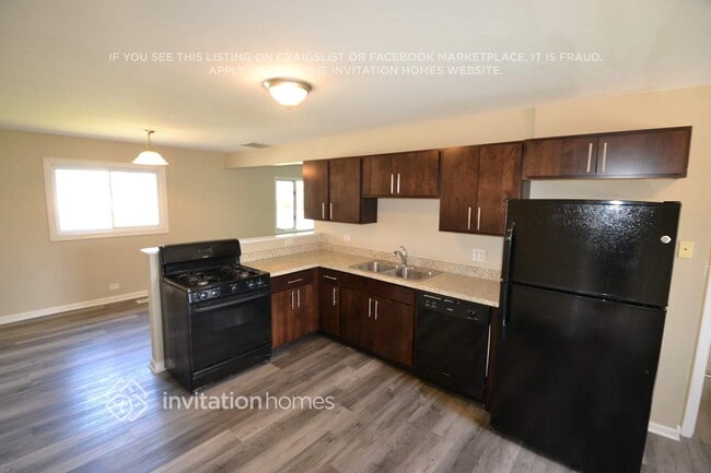 Photo - 345 Apache Ln