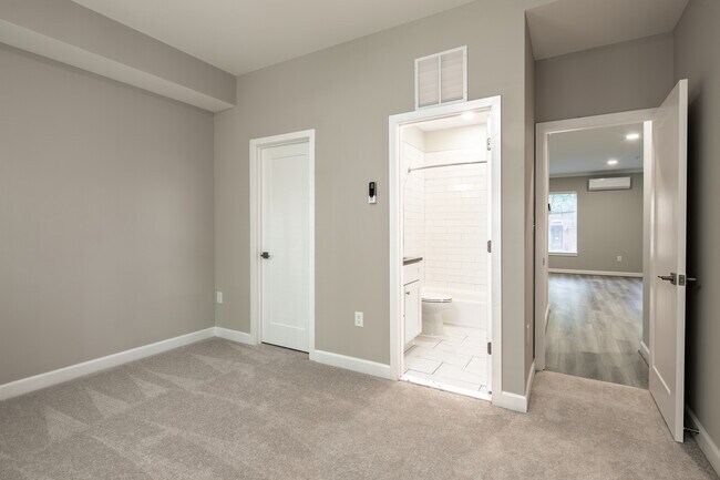 Photo - 1010 Duke St