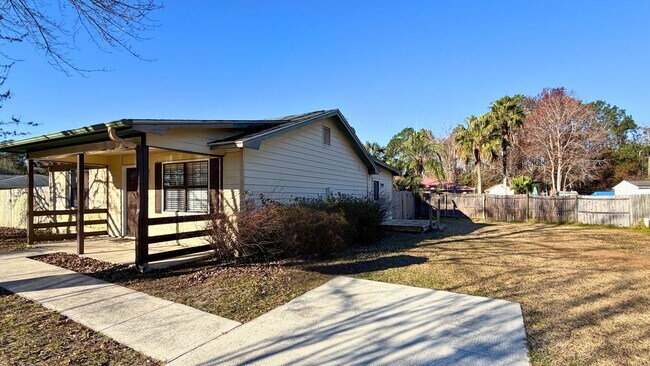 Photo - 2 Bedroom Home w/ Flex Room, fenced in yard - Close to base!!