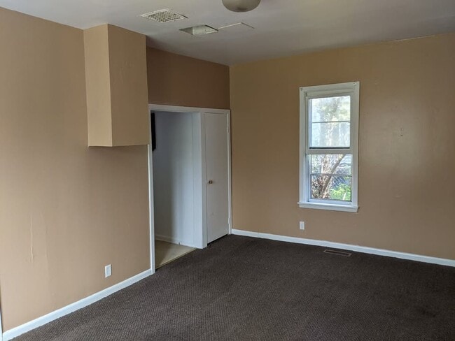 Photo - 512 1st Ave NE