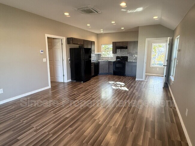 Photo - 2225 N Gatewood Ave Unidad Apt. C