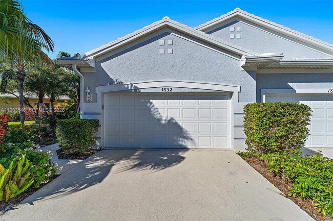 Photo - 1832 SW Willowbend Ln