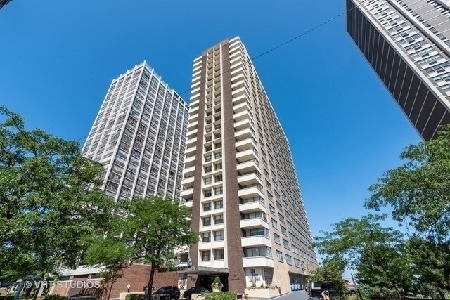 Building Photo - 6157 N Sheridan Rd Unit 16L