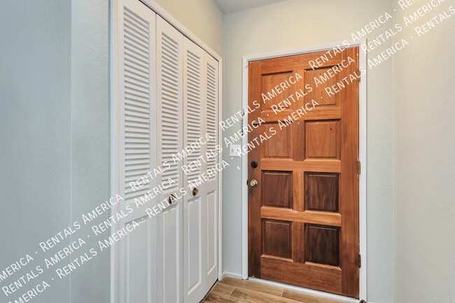 Photo - 644 N Richey Blvd