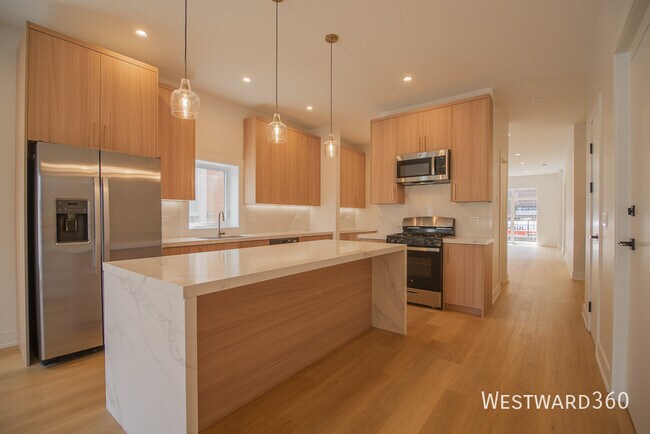 Building Photo - 2042 W Washington Blvd Unit #1E