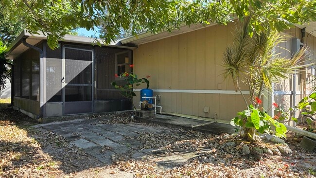 Photo - 207 SW Statler Ave