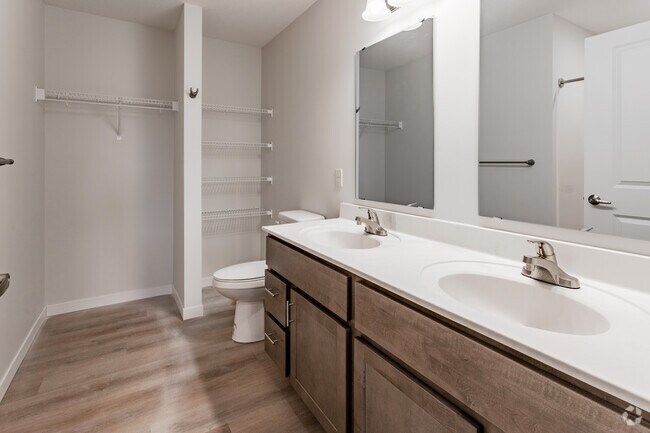 2BR, 1.5BA - 1,050SF - Primary Bathroom