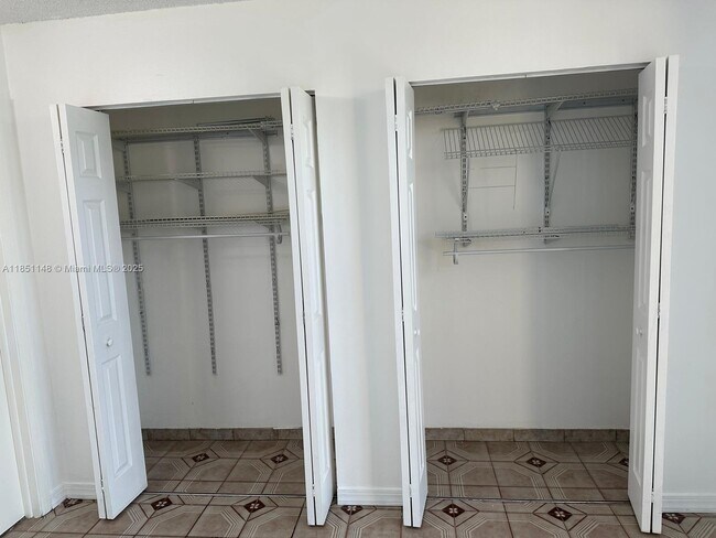 Photo - 11780 SW 18th St Unidad 414-2