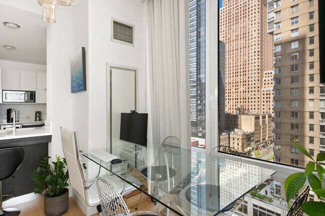 Photo - 247 W 46th St
