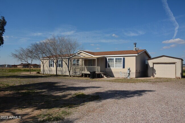 Photo - 23118 E Munoz St