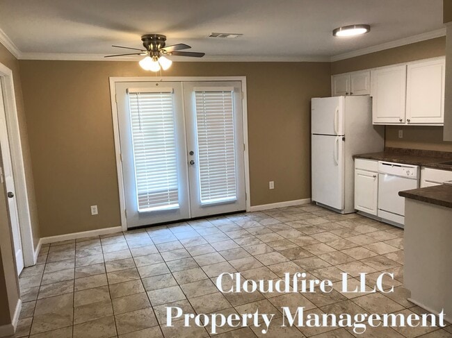 Photo - 201 James Cir