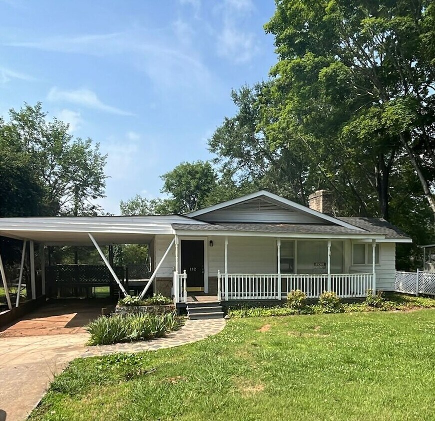 Photo - 112 Courtney Circle, Greenville, SC 29617