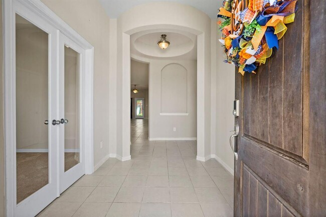 Photo - 22425 Pomina St