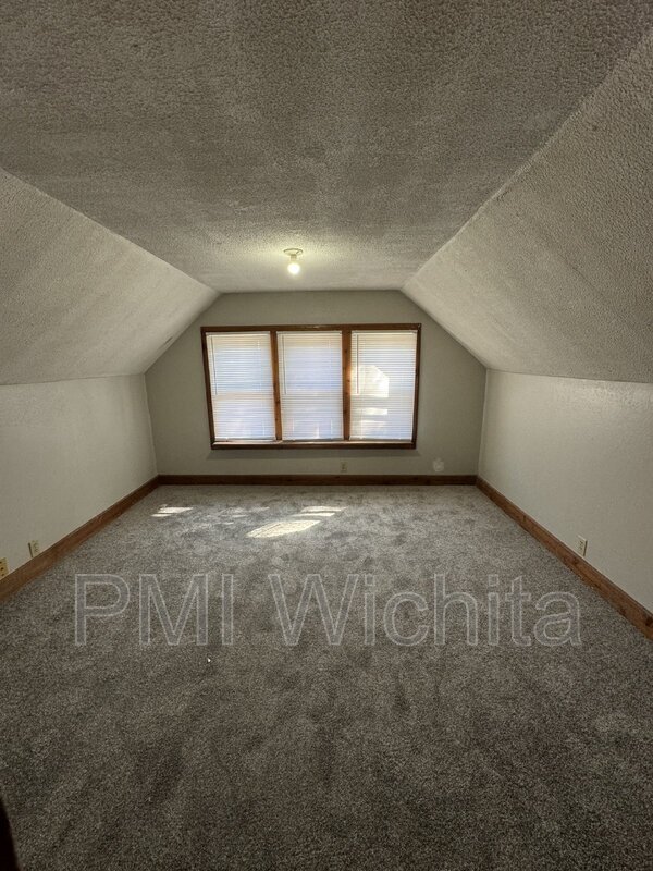 Photo - 1716 W Maple St Unidad Apt #2