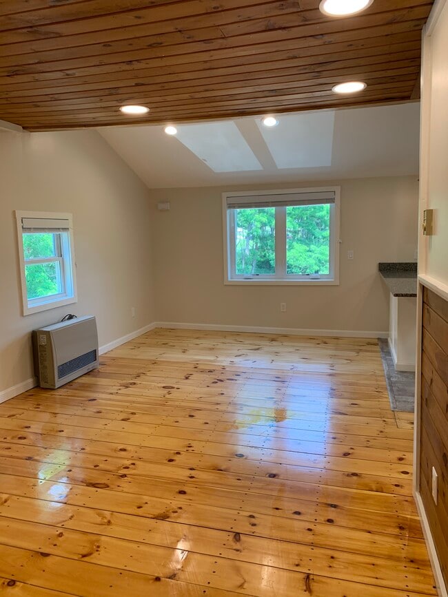 Photo - 42 Mast Rd Unit 42A