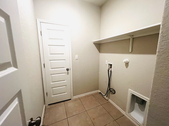 Photo - 7851 Abbey Pl