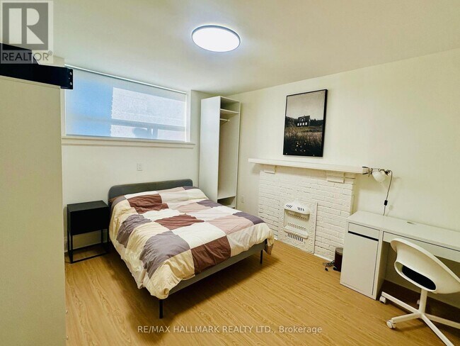 Photo - 597 St Clair Ave W Unit 7